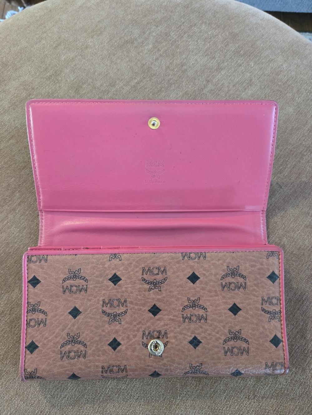MCM Sweet Visetos Wallet - Picture 4 of 14